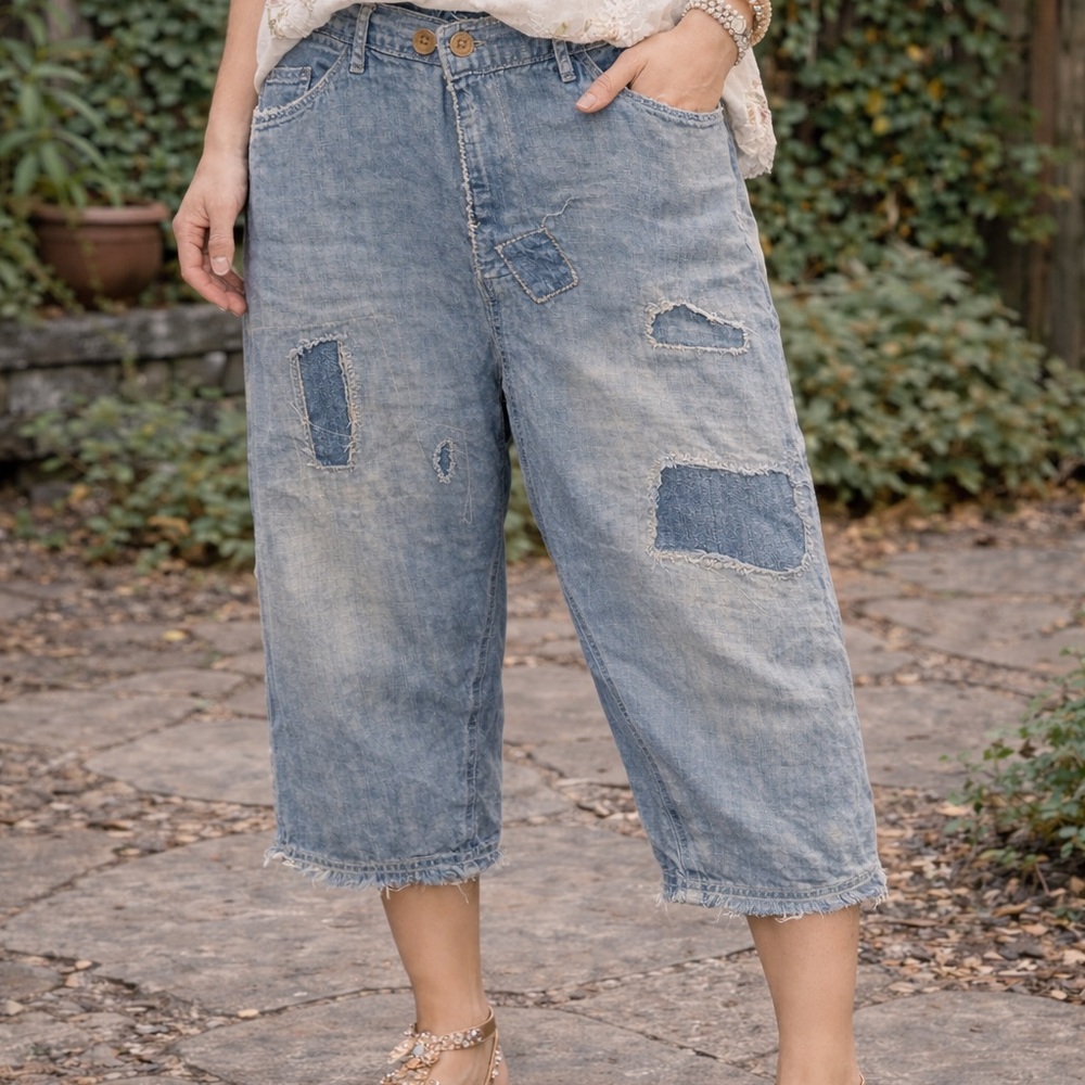 Magnolia Pearl Light Blue Distressed Cropped Jeans